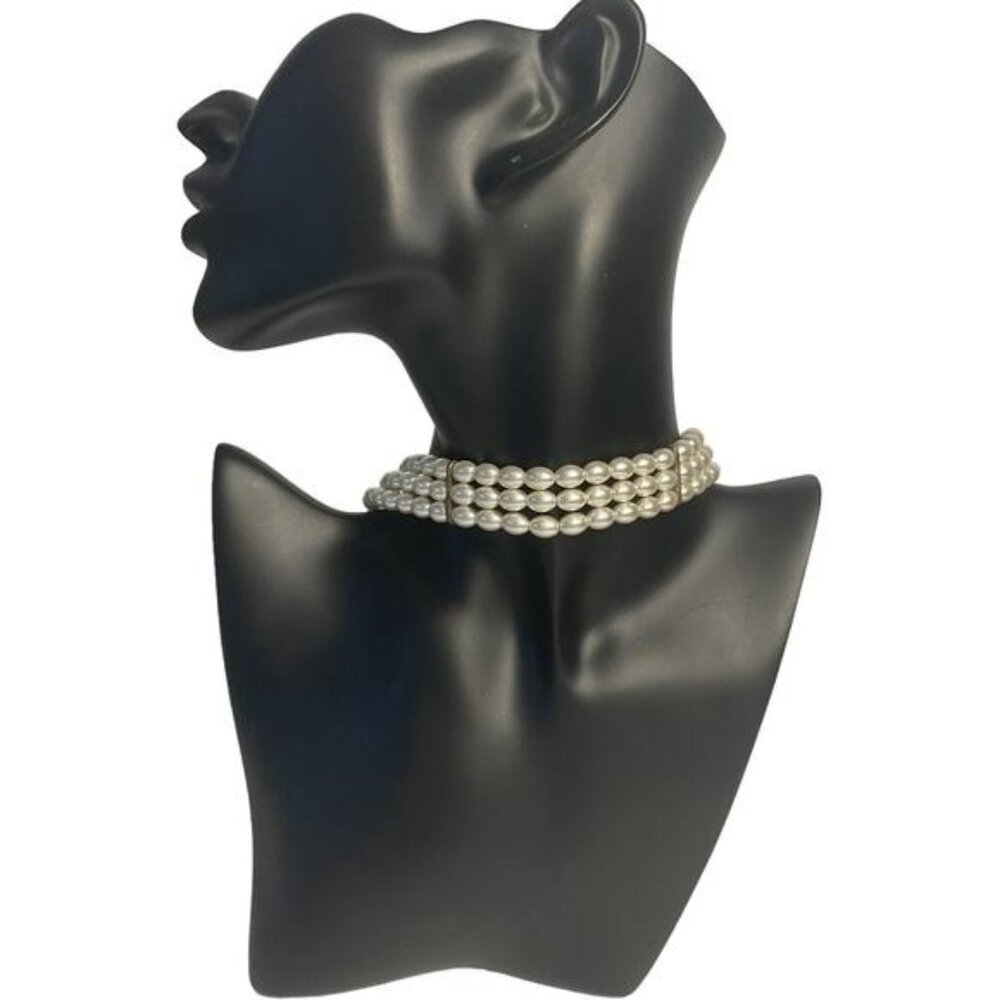 Vintage Triple-Strand Pearl Choker Necklace With Clasp Closure - Picture 5 of 8